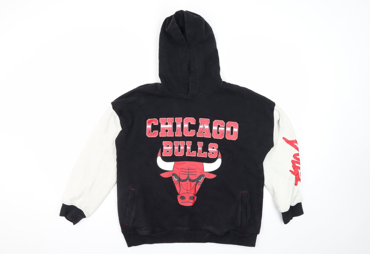 NBA Boys Black Chicago Bulls 12-13 Years Pullover Graphic Hoodie