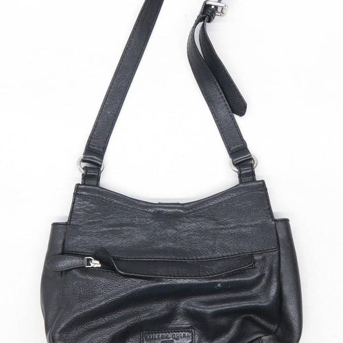 Bailey & Quinn Black Leather Womens Shoulder Bag