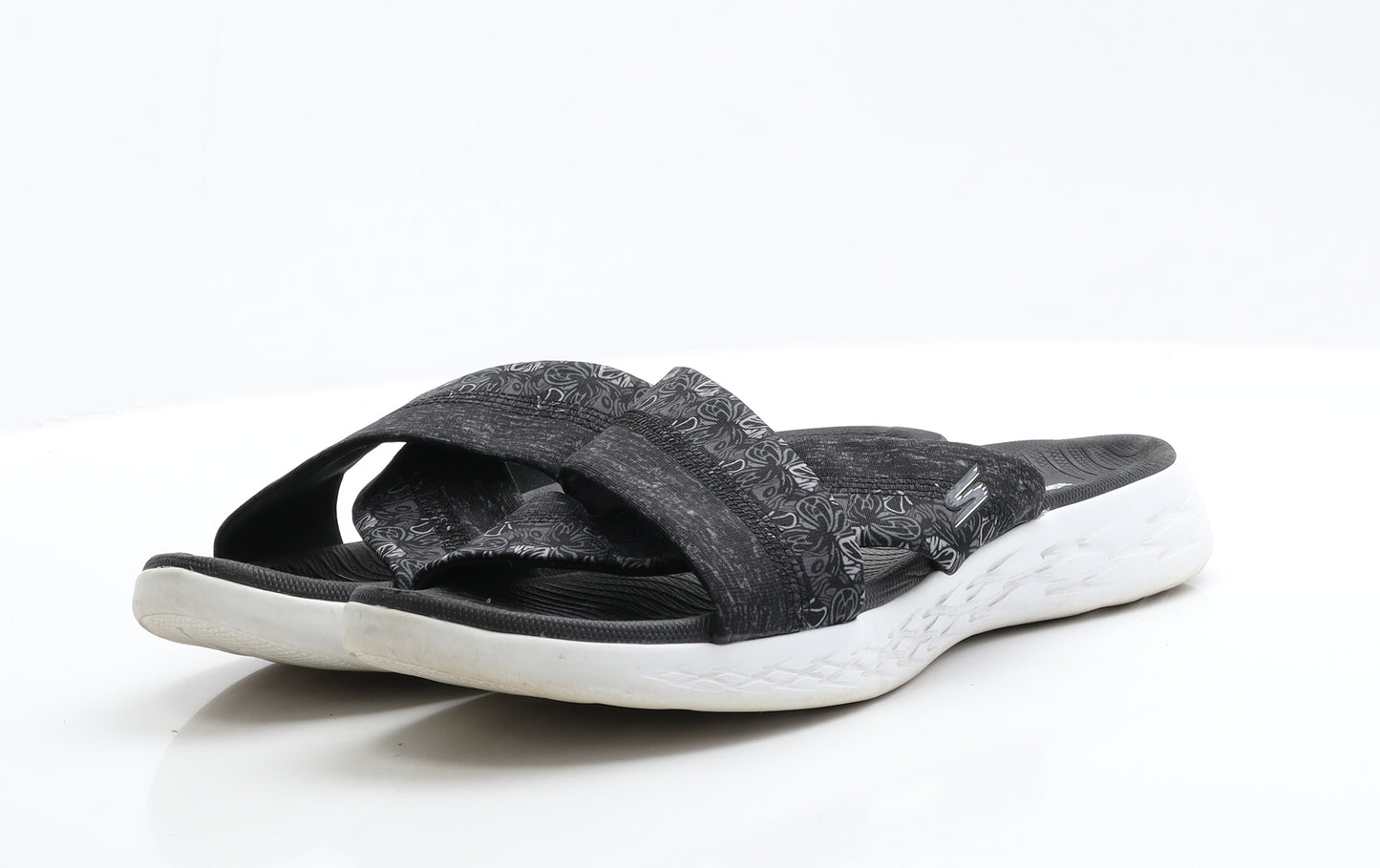 Skechers Womens Black  Polyester Slip On Flat 7 40