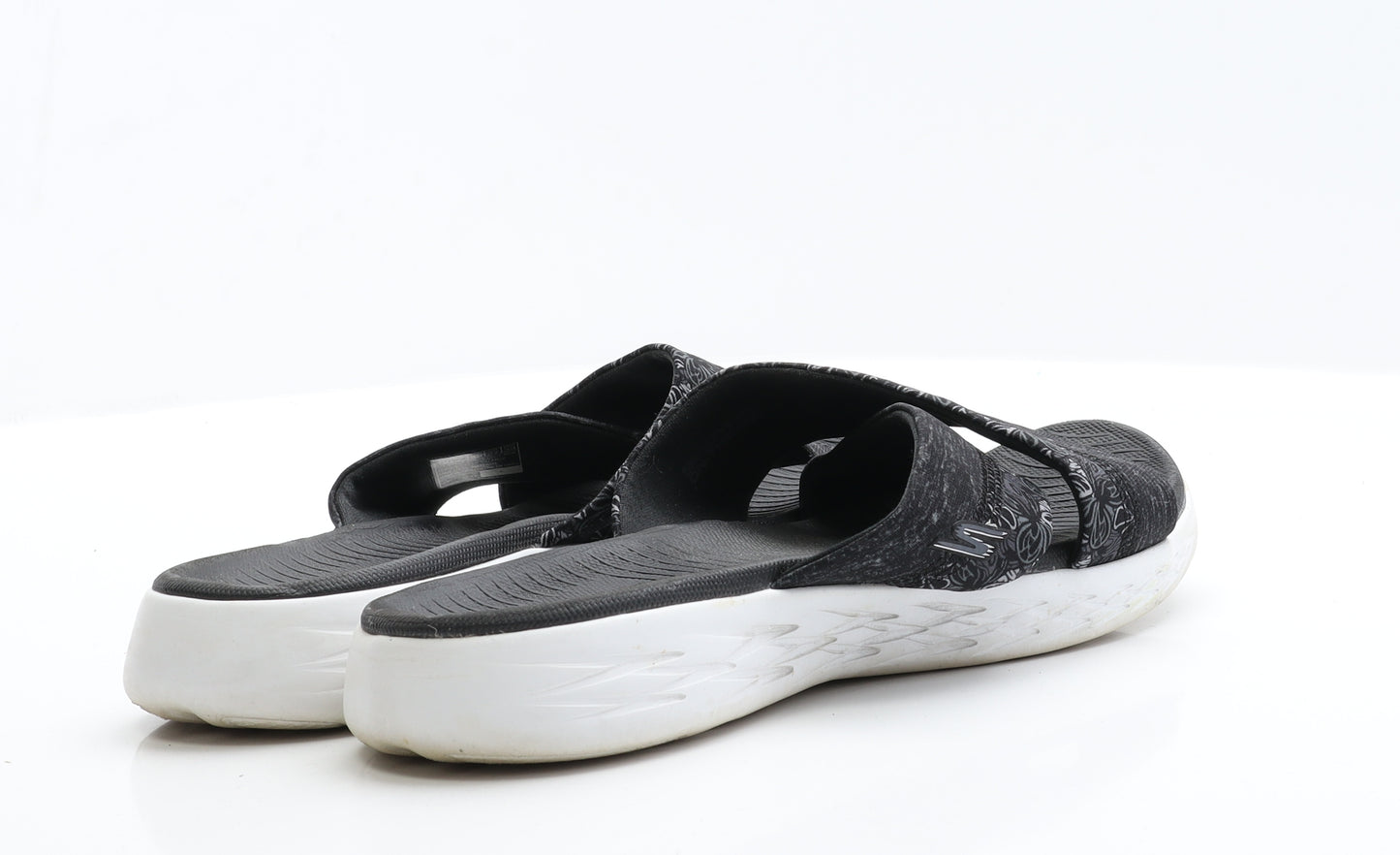 Skechers Womens Black  Polyester Slip On Flat 7 40