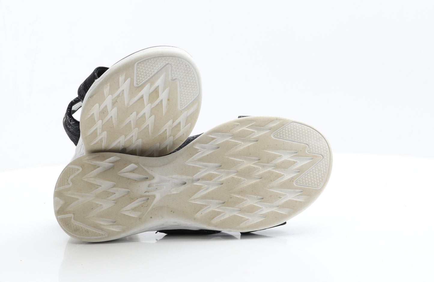 Skechers Womens Black  Polyester Slip On Flat 7 40