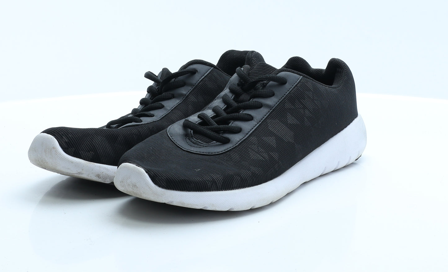 Divided Mens Black Geometric Polyester Trainer  7.5 EUR 41