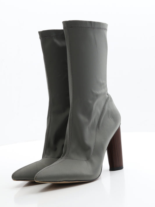 Preworn Womens Grey  Polyester Bootie Boot 5