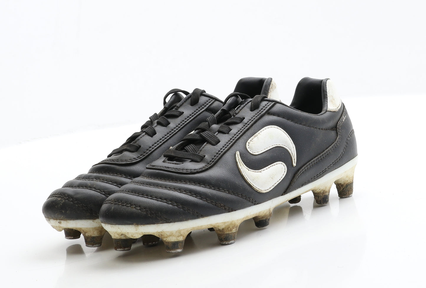 Sondico Boys Black  Polyester Trainer  2 EUR 34  - Football Boots