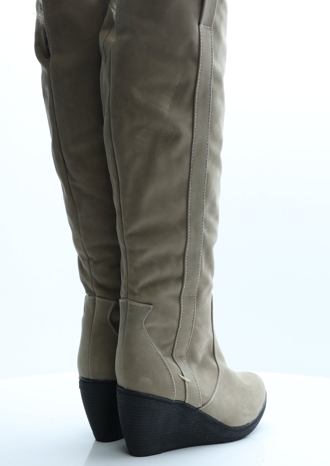 Preworn Womens Beige  Polyester Slip On Boot 6 EUR 39