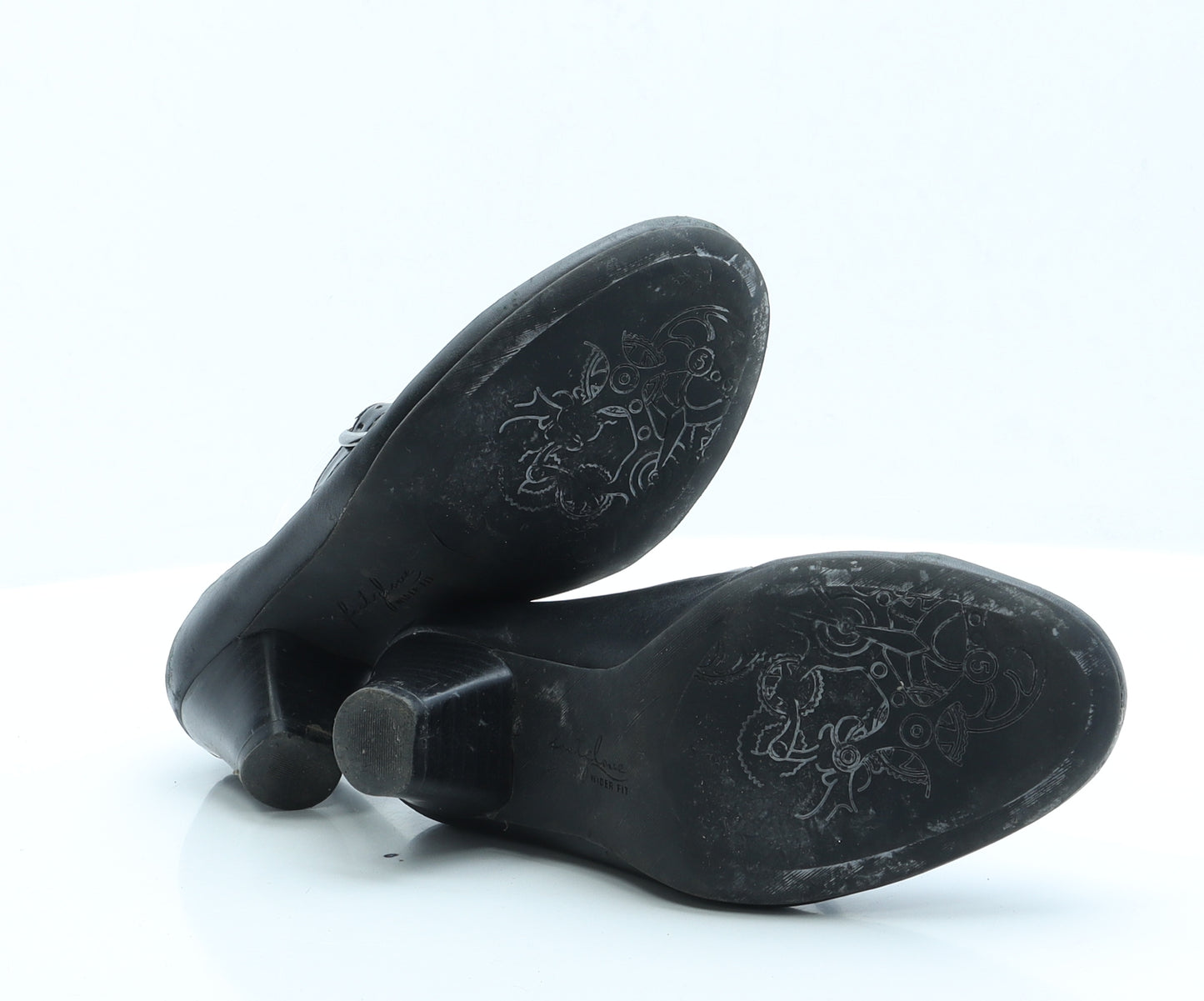 FootGlove Womens Black  Faux Leather Court Heel 5