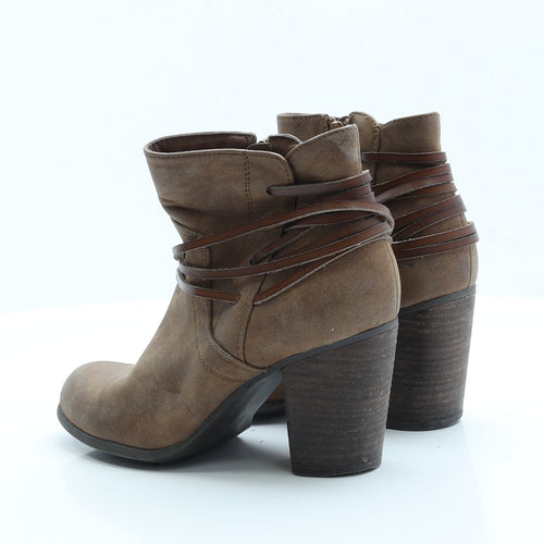 Madden Girl Womens Brown  Polyester Chelsea Boot 6