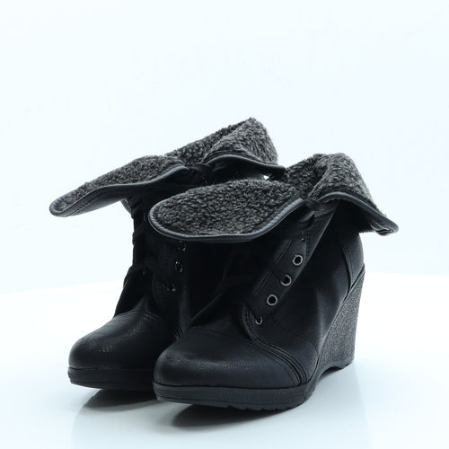 Preworn Womens Black  Faux Leather Bootie Boot 5 EUR 38