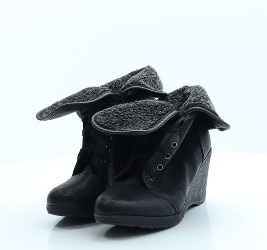 Preworn Womens Black  Faux Leather Bootie Boot 5 EUR 38