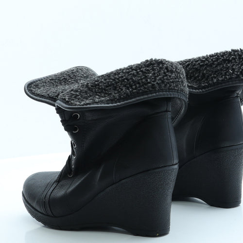 Preworn Womens Black  Faux Leather Bootie Boot 5 EUR 38