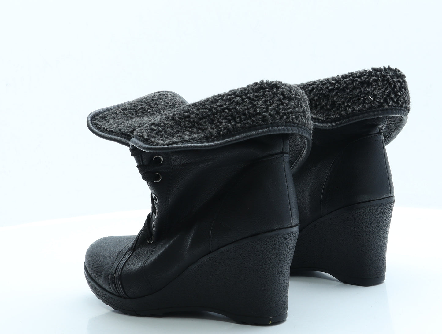 Preworn Womens Black  Faux Leather Bootie Boot 5 EUR 38