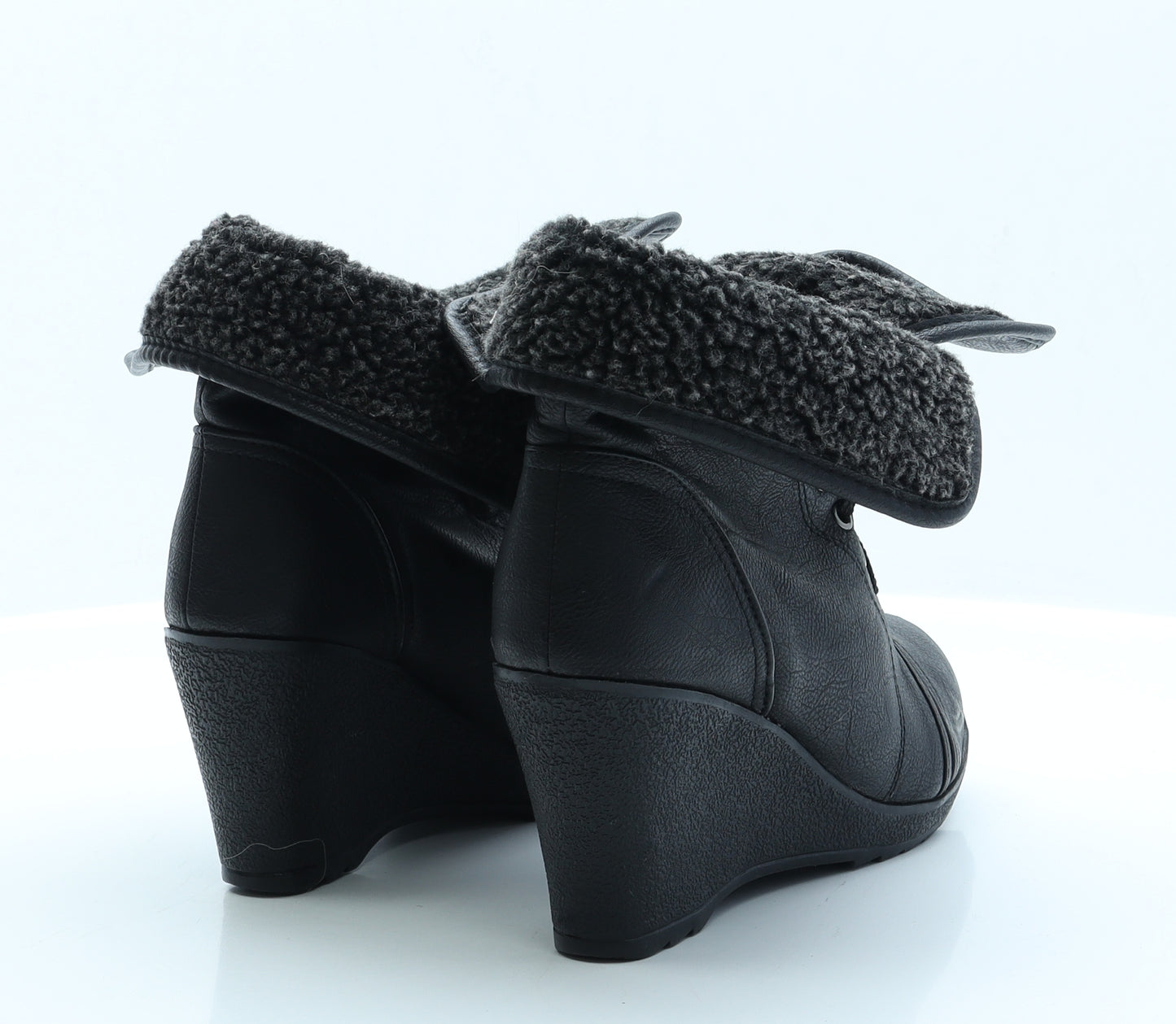 Preworn Womens Black  Faux Leather Bootie Boot 5 EUR 38