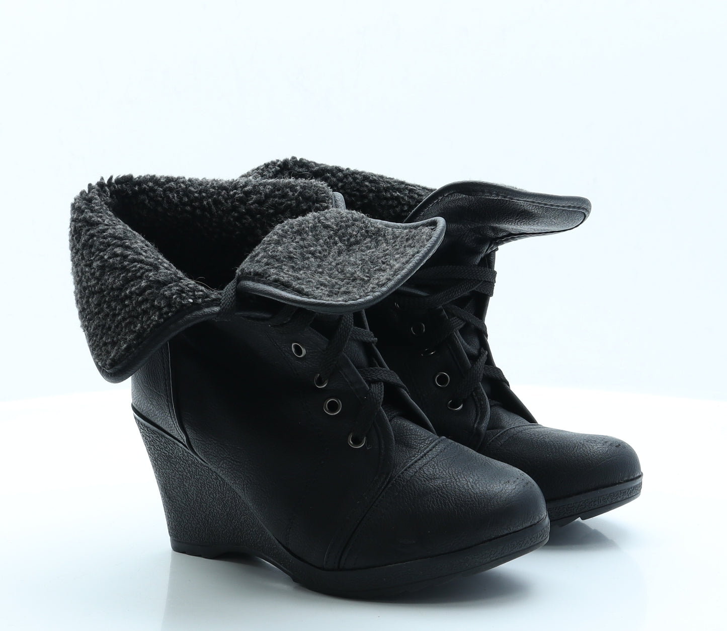 Preworn Womens Black  Faux Leather Bootie Boot 5 EUR 38