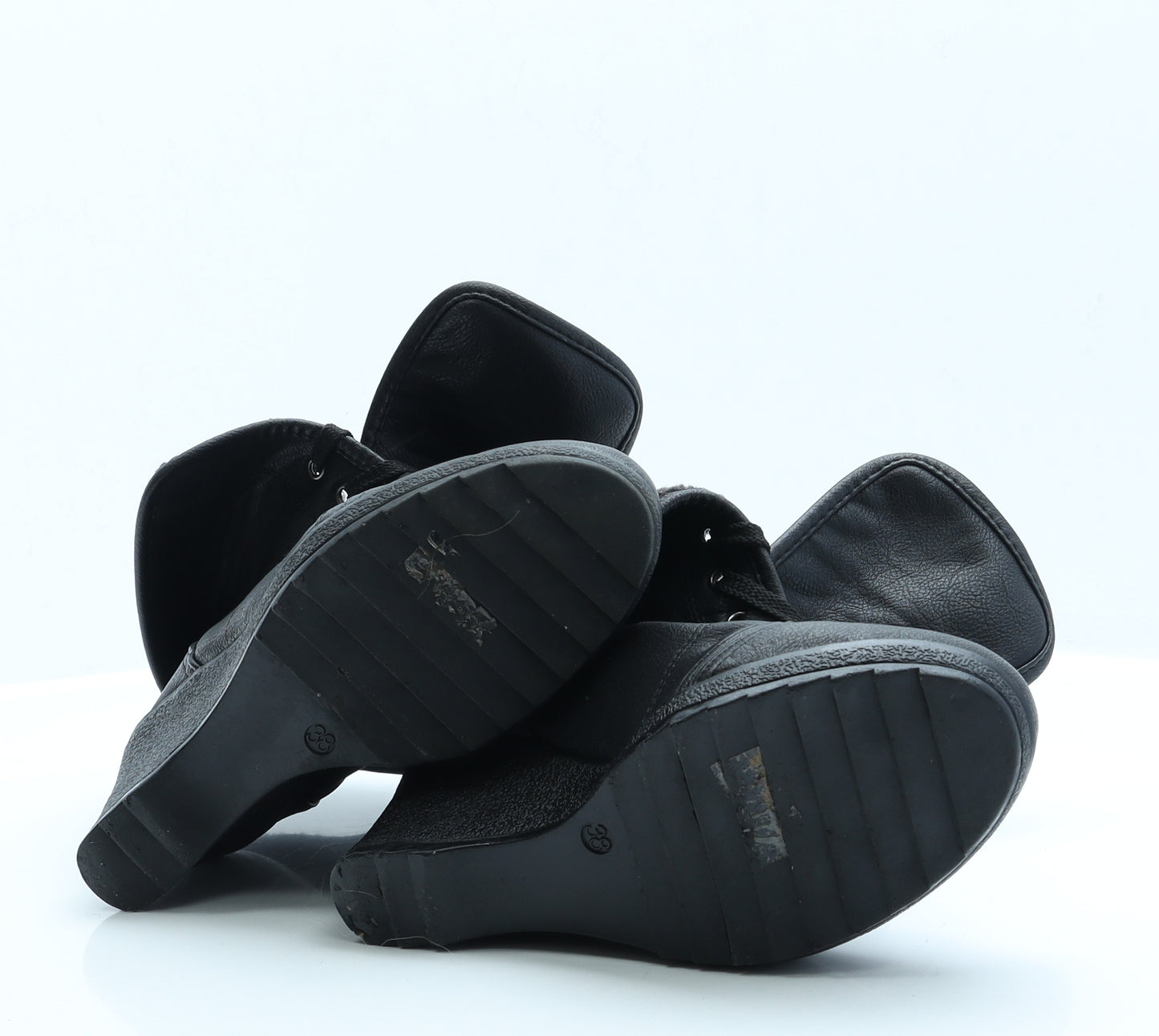 Preworn Womens Black  Faux Leather Bootie Boot 5 EUR 38