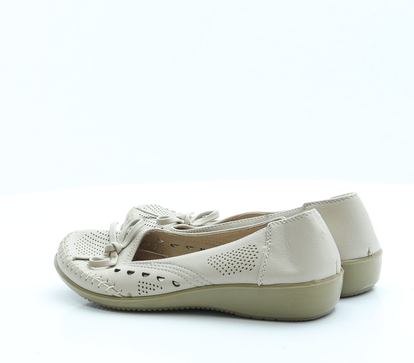 Softlites Womens Beige  Faux Leather Ballet Casual 3 36