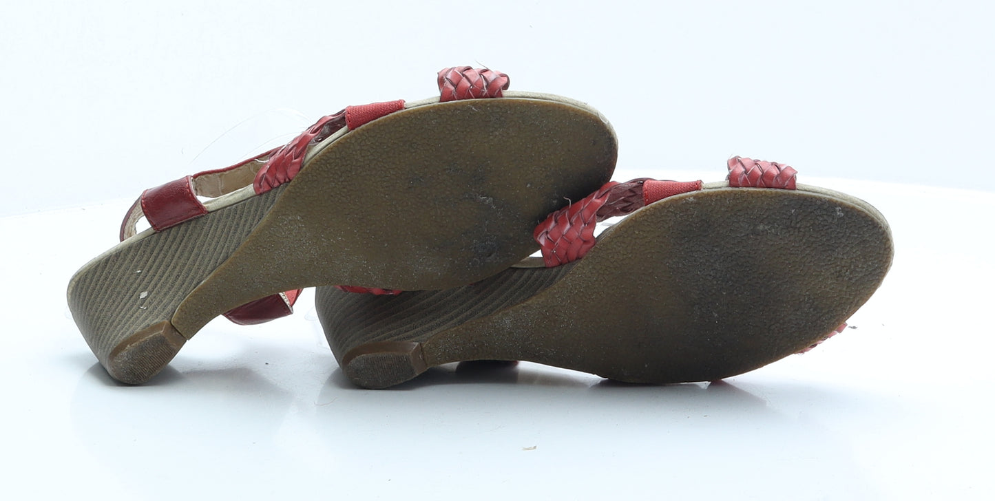 Preworn Womens Red Faux Leather Slip On Sandal UK 8 EUR 41