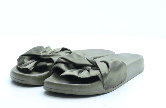 Preworn Womens Green Polyester Flat UK 7 EUR 40