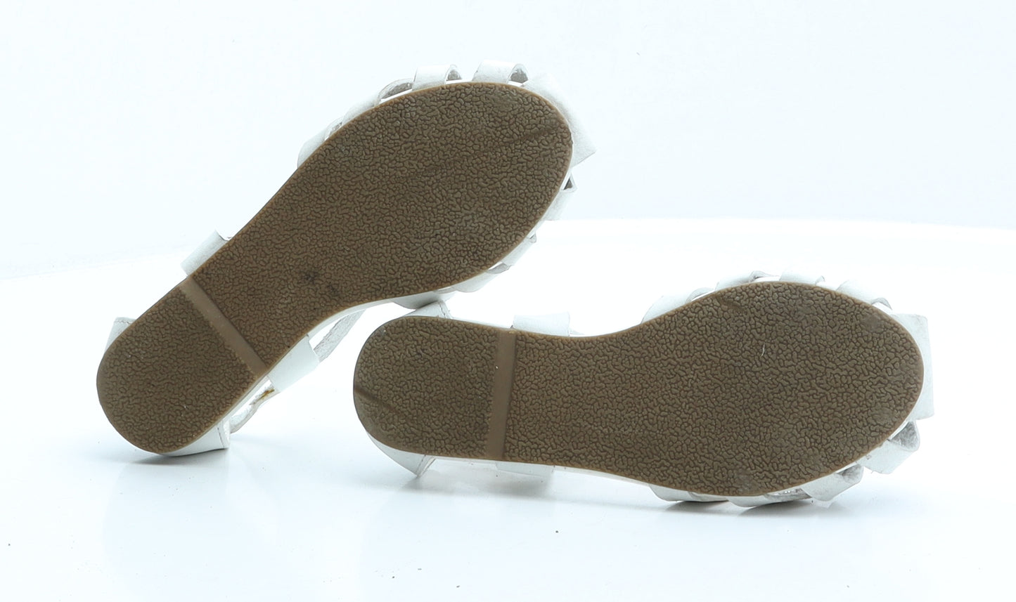 Preworn Girls White Faux Leather Flat Sandal UK 13 EUR 32