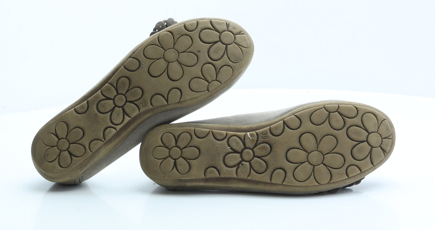 Preworn Womens Beige Faux Suede Ballet Flat UK 6 EUR 39