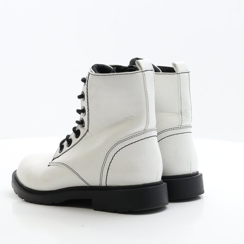 Primark Womens White Faux Leather Biker Boot UK 5 EUR 38