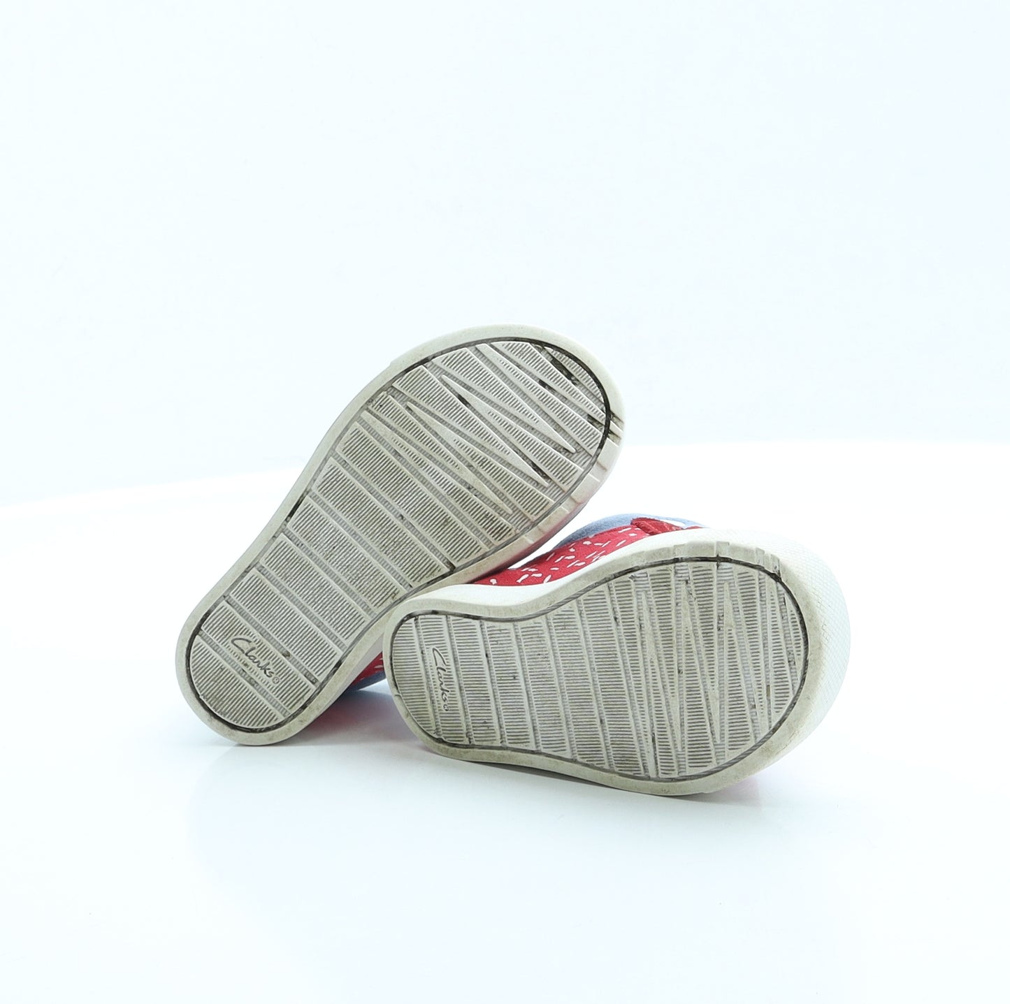 Clarks Boys Red Fabric Trainer UK 5.5 - Shark