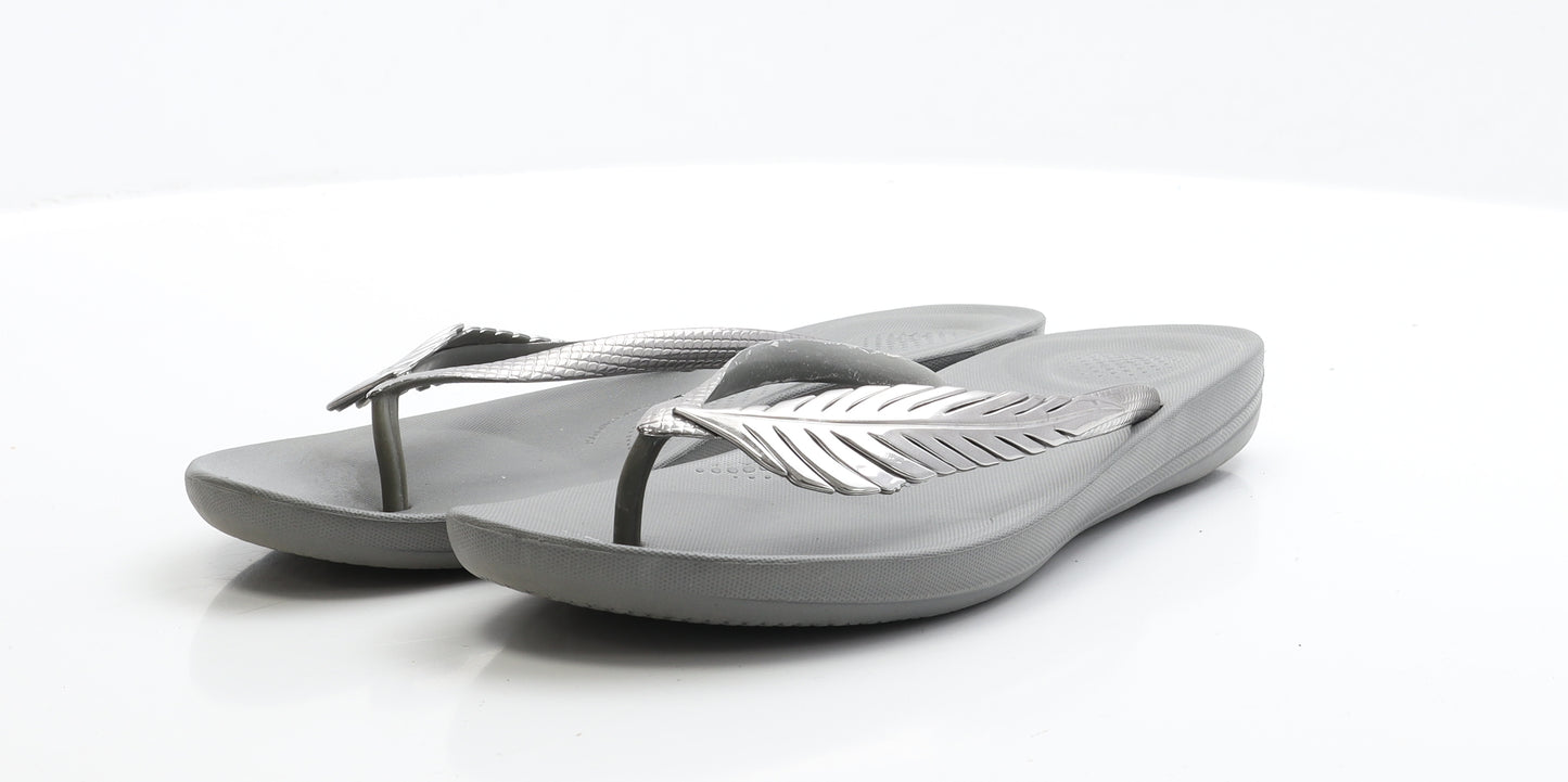 FitFlop Womens Silver Rubber Thong Sandal UK 8 EUR 42