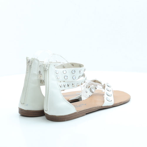 Evie Womens White Faux Leather Thong Sandal UK 8 EUR 41