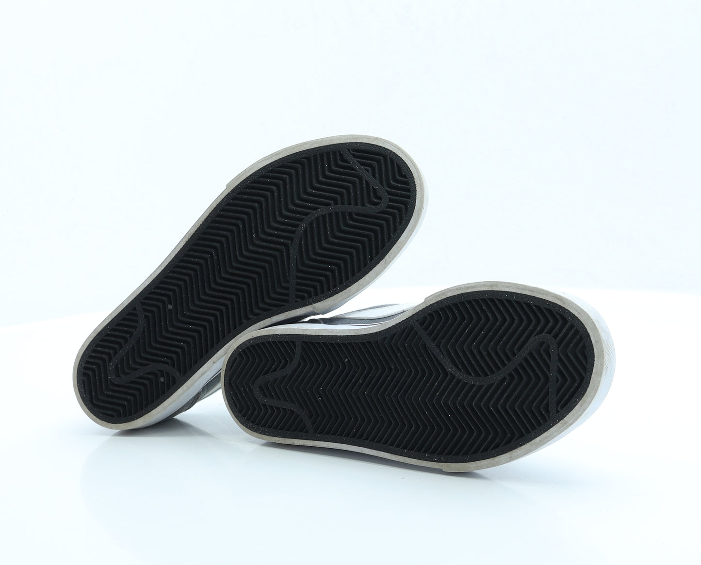 Nike Boys Grey Polyester Trainer UK 4