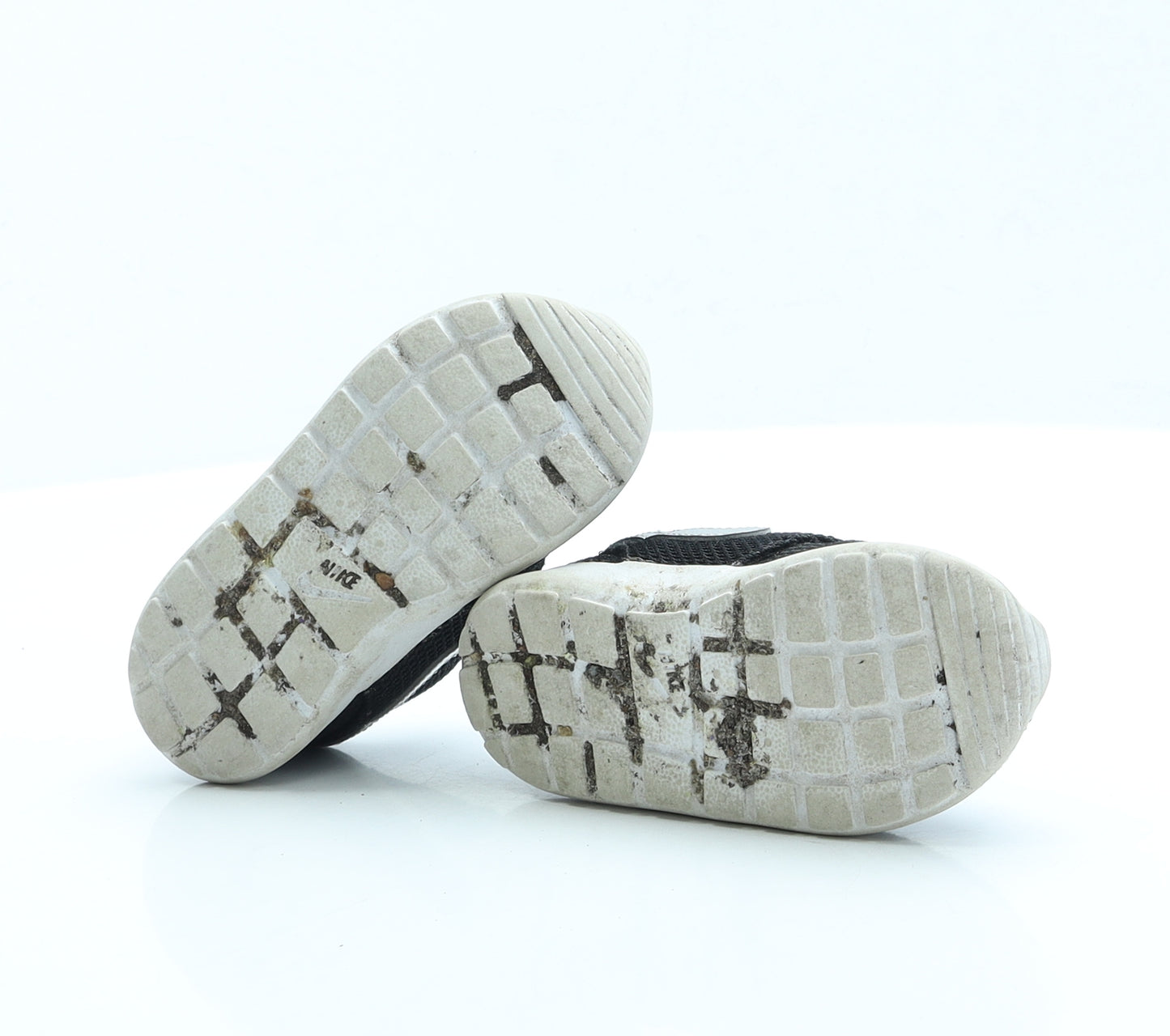 Nike Boys Black Fabric Trainer UK 6.5