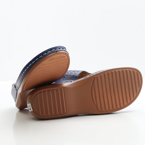 Preworn Womens Blue Faux Leather Thong Sandal UK 9 EUR 43