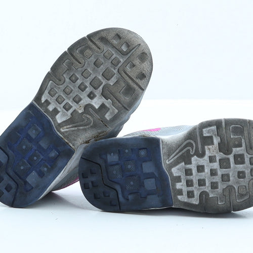 Nike Girls Grey Polyester Trainer UK 7.5 EUR 25