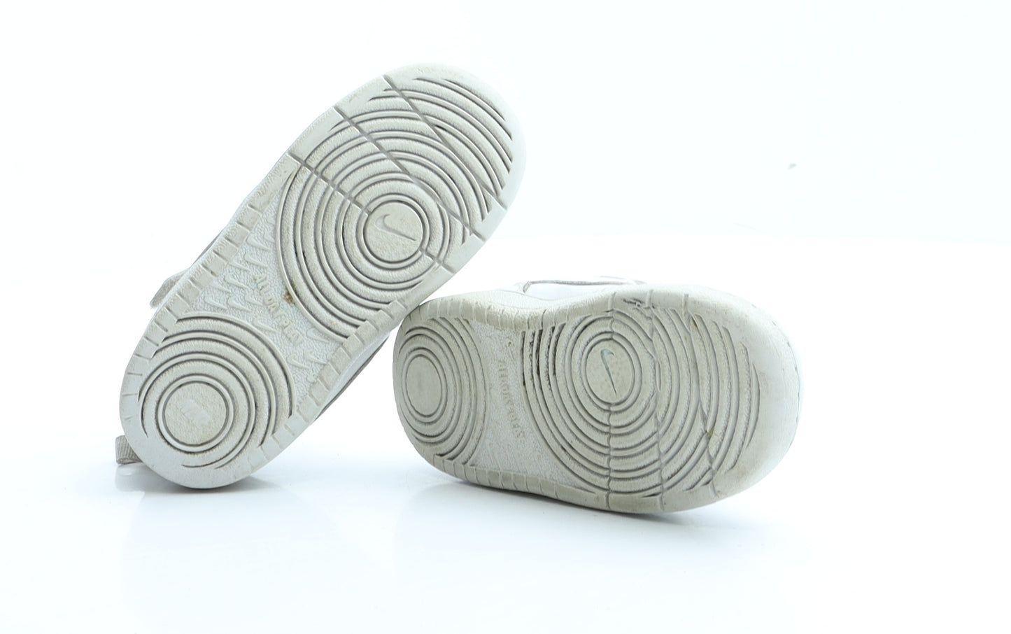 Nike Boys White Polyester Trainer UK 7.5 EUR 25 - 14cm