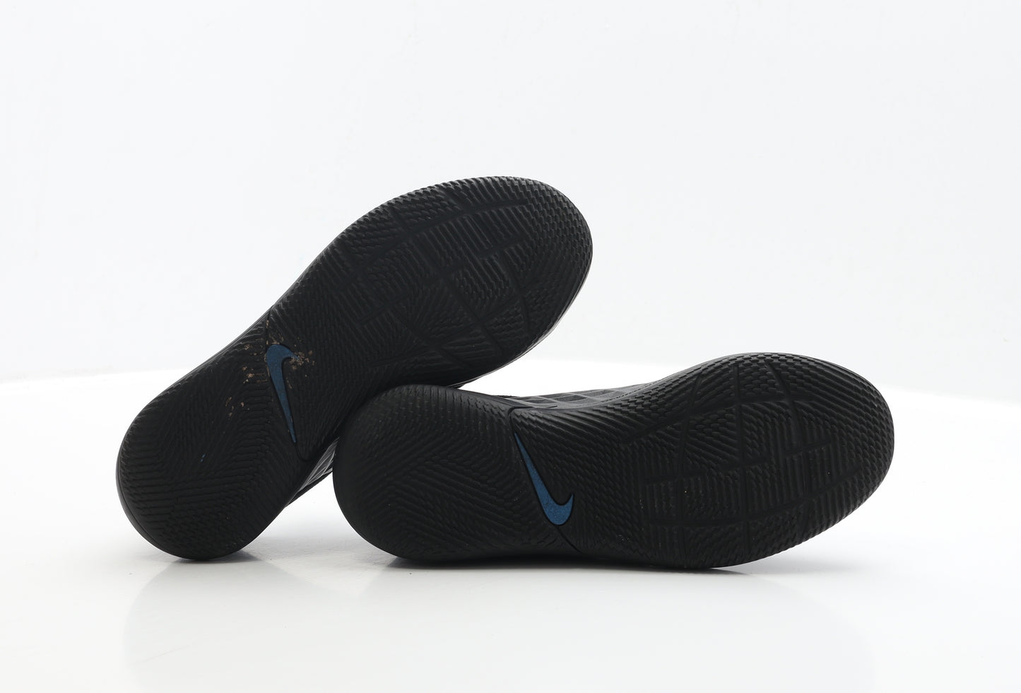 Nike Boys Black Polyester Trainer UK 3.5 EUR 36