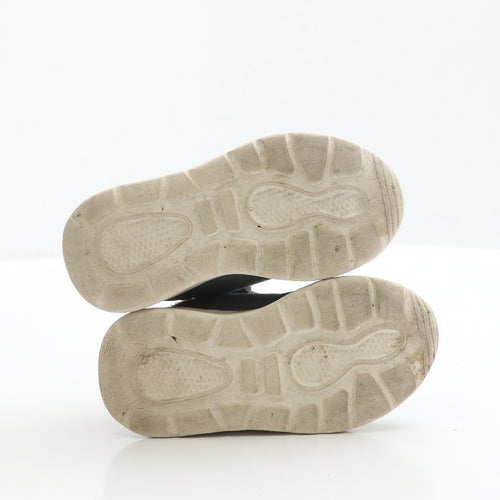 Preworn Boys Grey Polyester Trainer UK 6 EUR 23