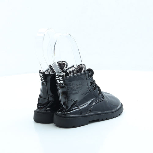 Preworn Girls Black Vinyl Combat Boot UK 5 EUR 22