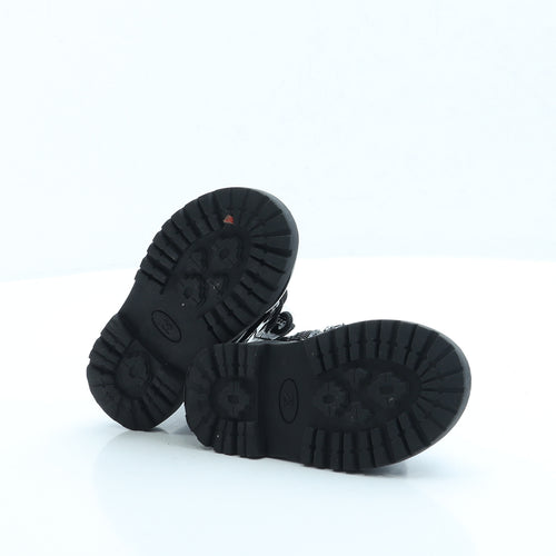 Preworn Girls Black Vinyl Combat Boot UK 5 EUR 22