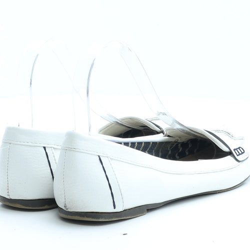 Preworn Womens White Faux Leather Loafer Flat UK 5