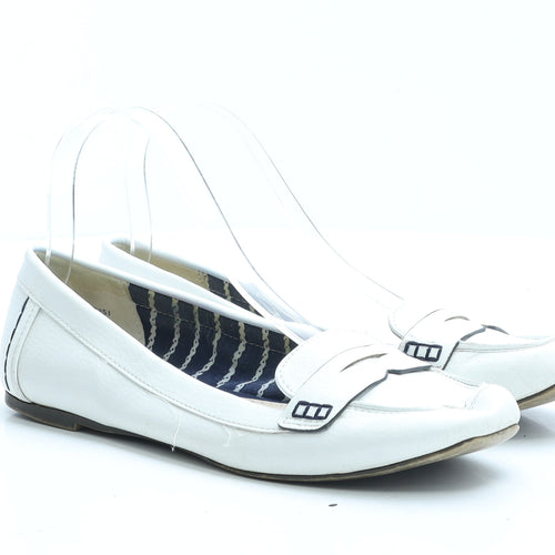 Preworn Womens White Faux Leather Loafer Flat UK 5