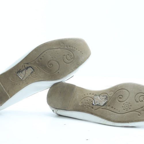 Preworn Womens White Faux Leather Loafer Flat UK 5