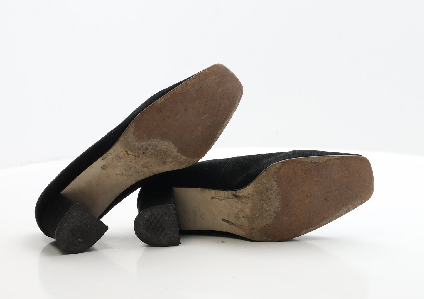 Preworn Womens Black Suede Court Heel UK 7 40