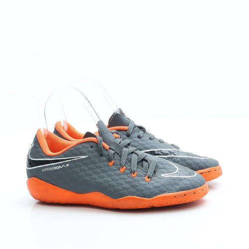 Nike Boys Grey Leather Trainer UK 2.5 35 - Astro Turf shoe