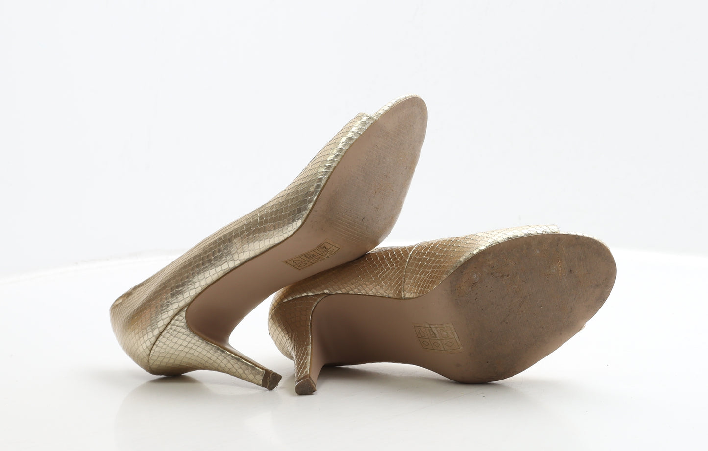 Kurt Geiger Womens Gold Leather Court Heel UK 6 39