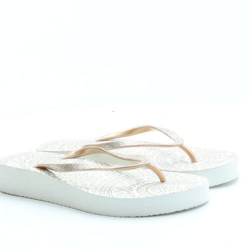 Preworn Womens White Geometric Rubber Thong Sandal UK 7