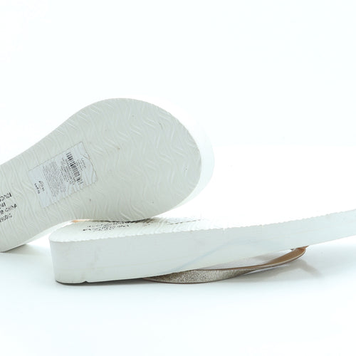 Preworn Womens White Geometric Rubber Thong Sandal UK 7