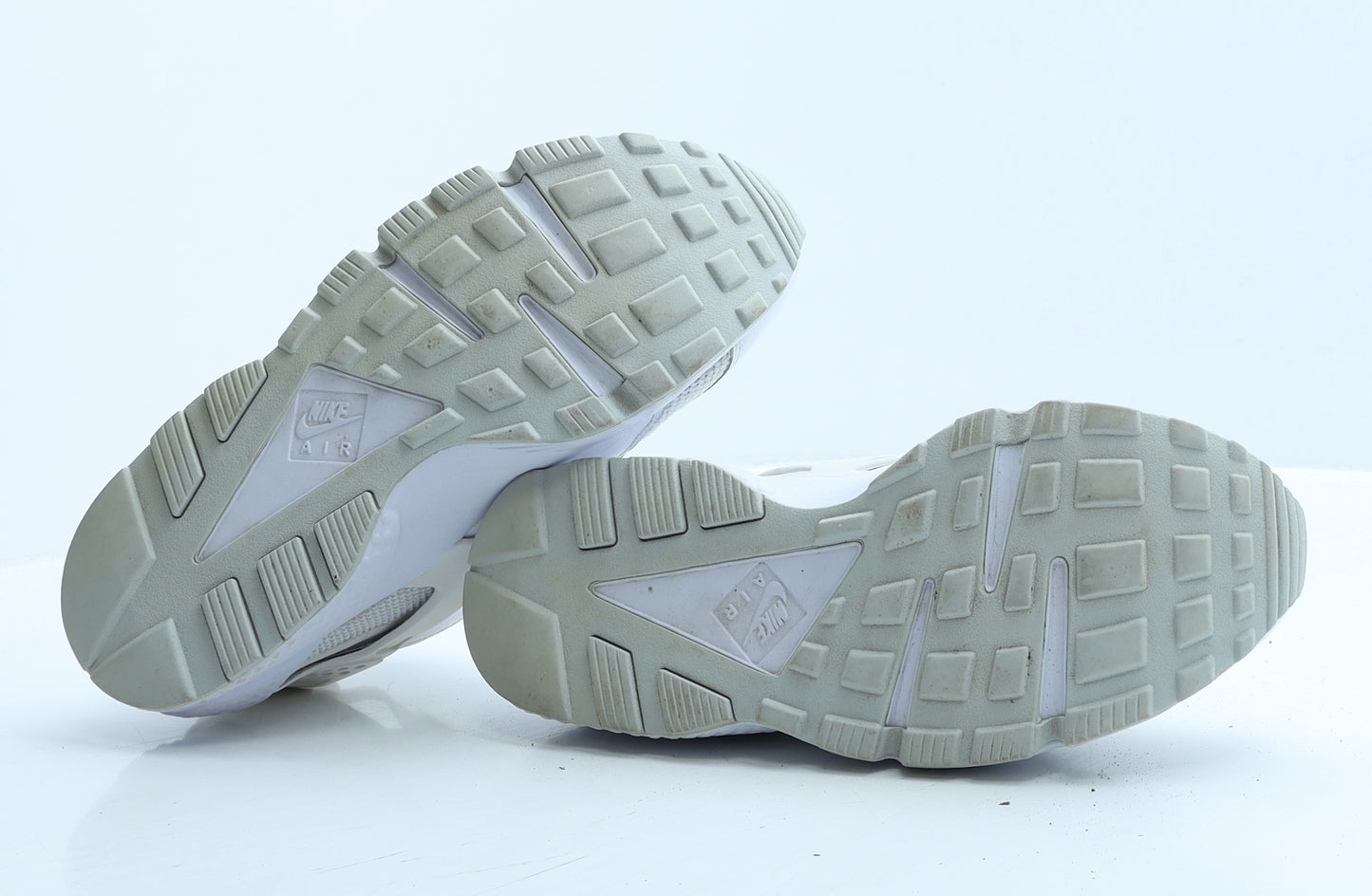 Nike Womens White Polyester Trainer UK 8 42.5 - Huarache