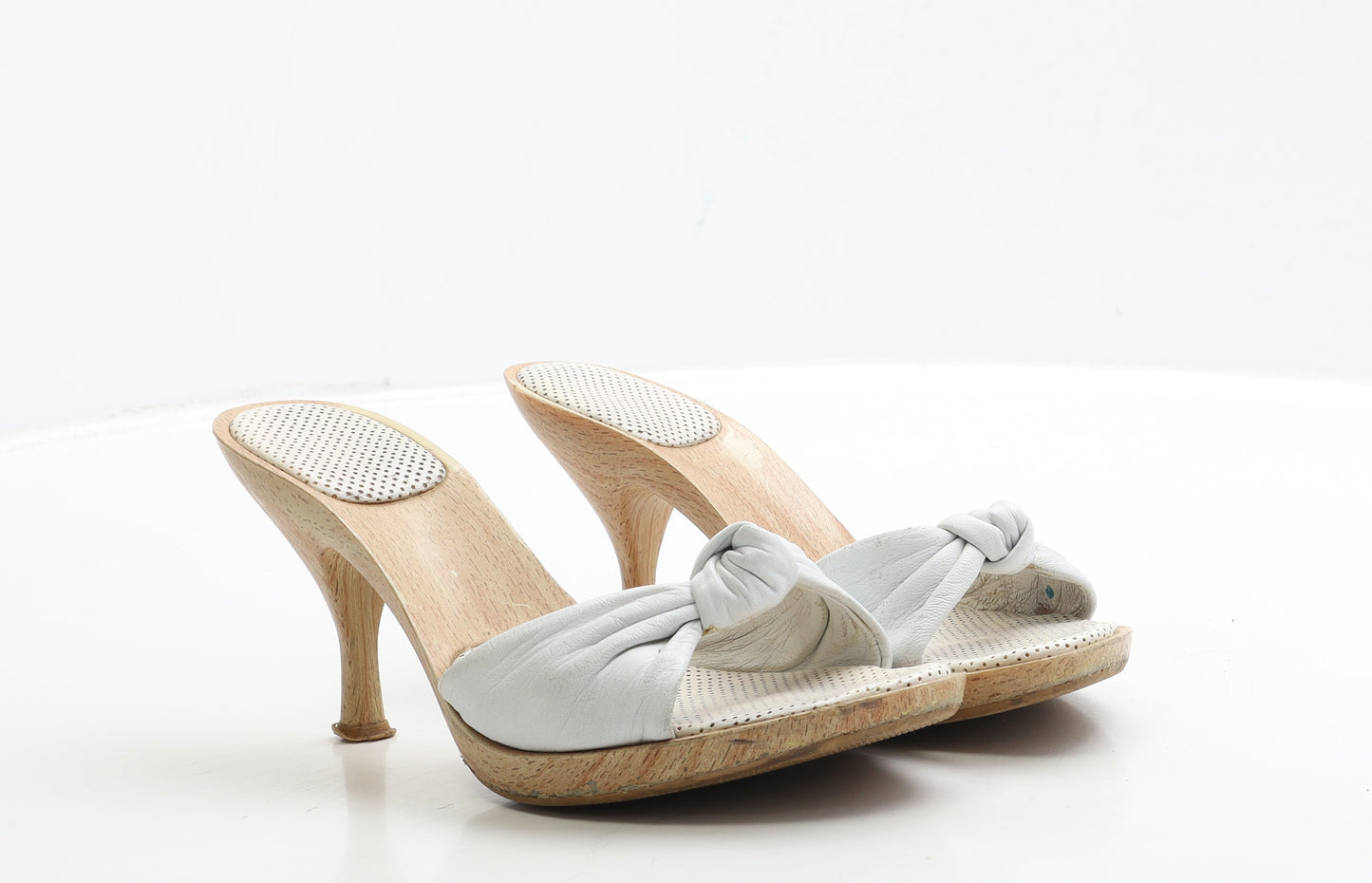 Preworn Womens White Leather Mule Heel UK 4 37