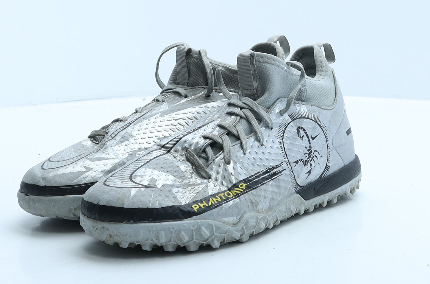 Nike Boys Grey Geometric Leather Trainer UK 5 38 - Astro Turf Boots