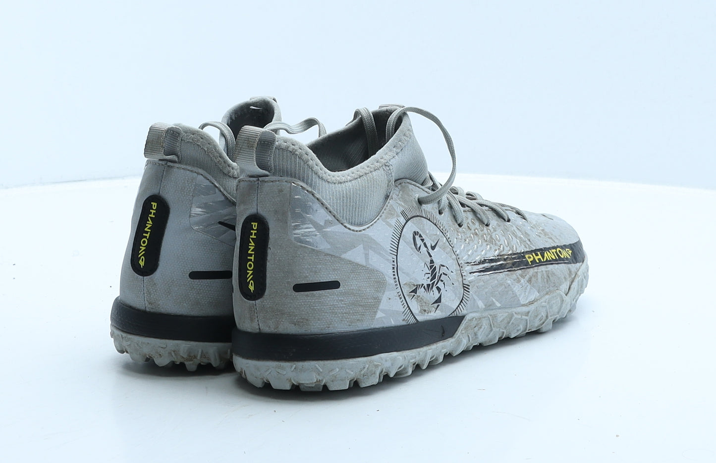 Nike Boys Grey Geometric Leather Trainer UK 5 38 - Astro Turf Boots