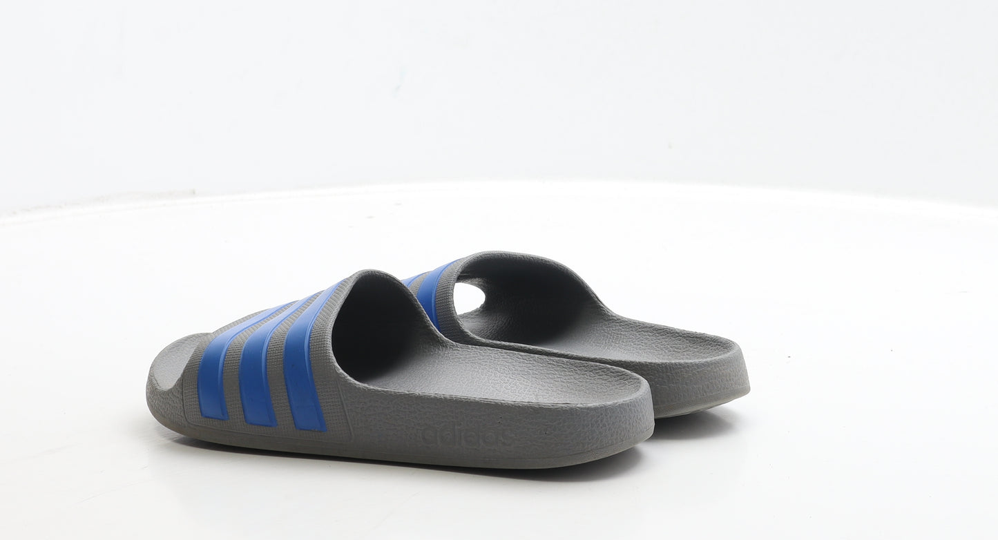 adidas Boys Grey Striped Rubber Slider Sandal UK 1 33