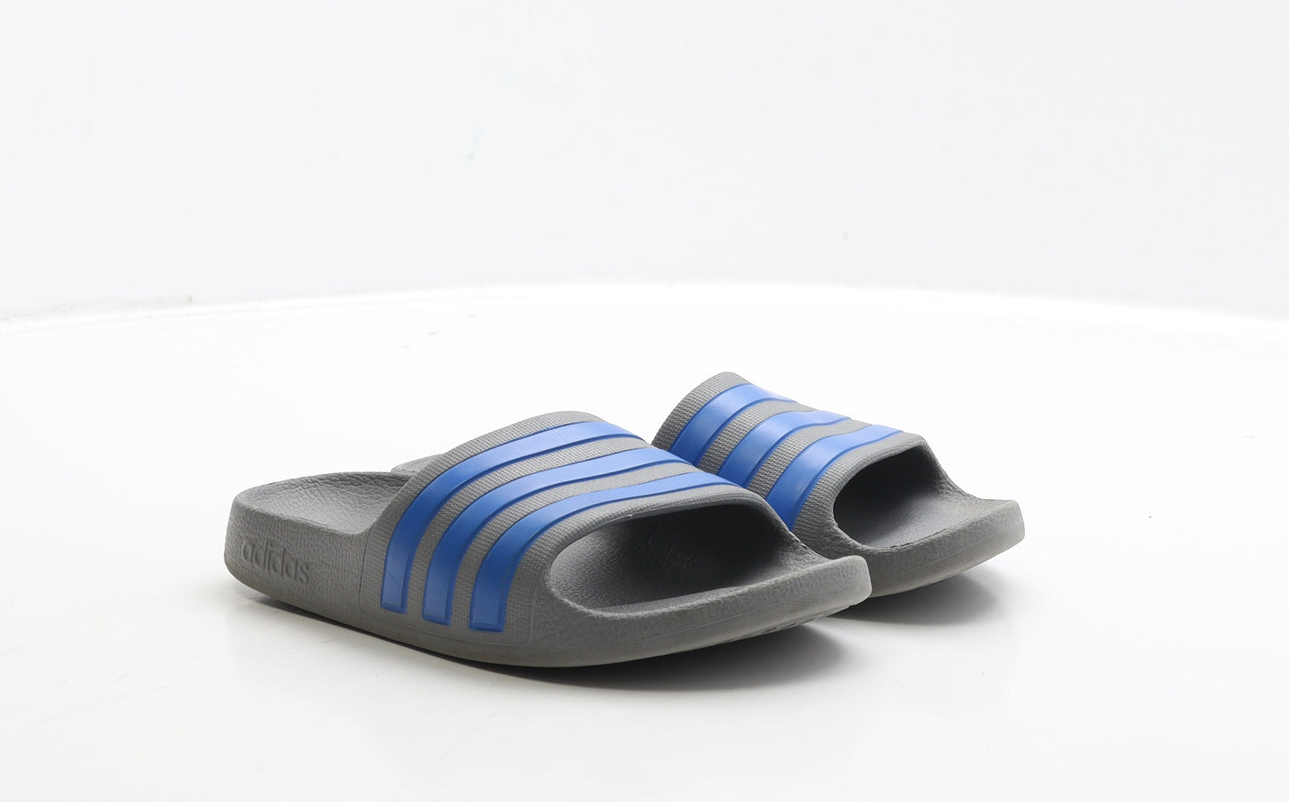 adidas Boys Grey Striped Rubber Slider Sandal UK 1 33